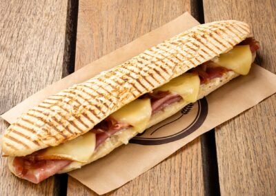 Panini jambon cru raclette